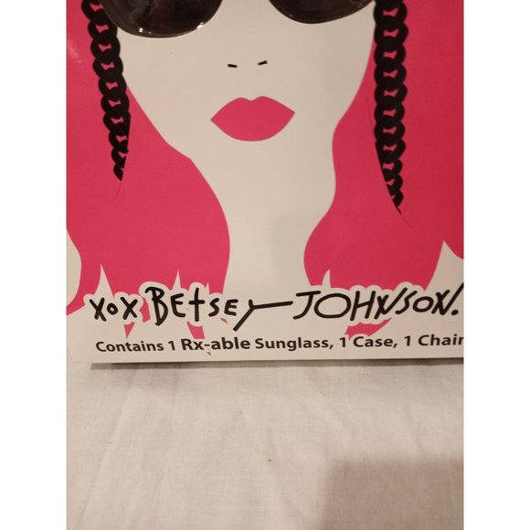 New! Betsey Johnson polarized sunglasses set black - Picture 4 of 7